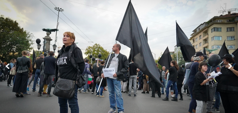 Два протеста блокират движението в София тази вечер