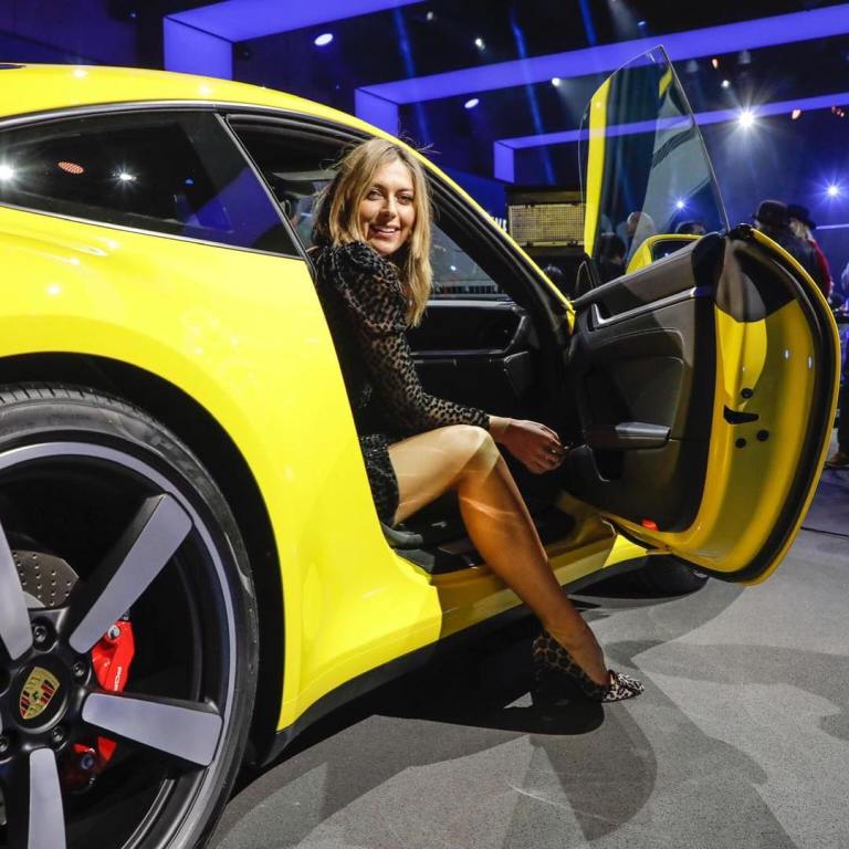 Шарапова блесна с новото Porsche 911