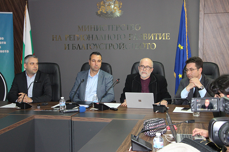 Фирмите купуват до 100 винетки онлайн