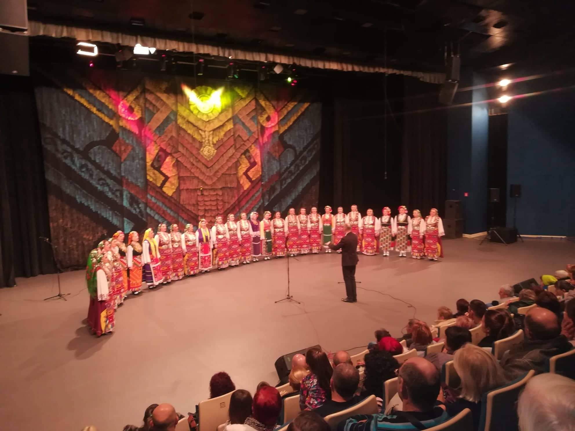 Ансамбъл „Пирин“  и ансамбъл „Добруджа“ излязоха „Заедно на една сцена“ за жителите и гостите на Благоевград