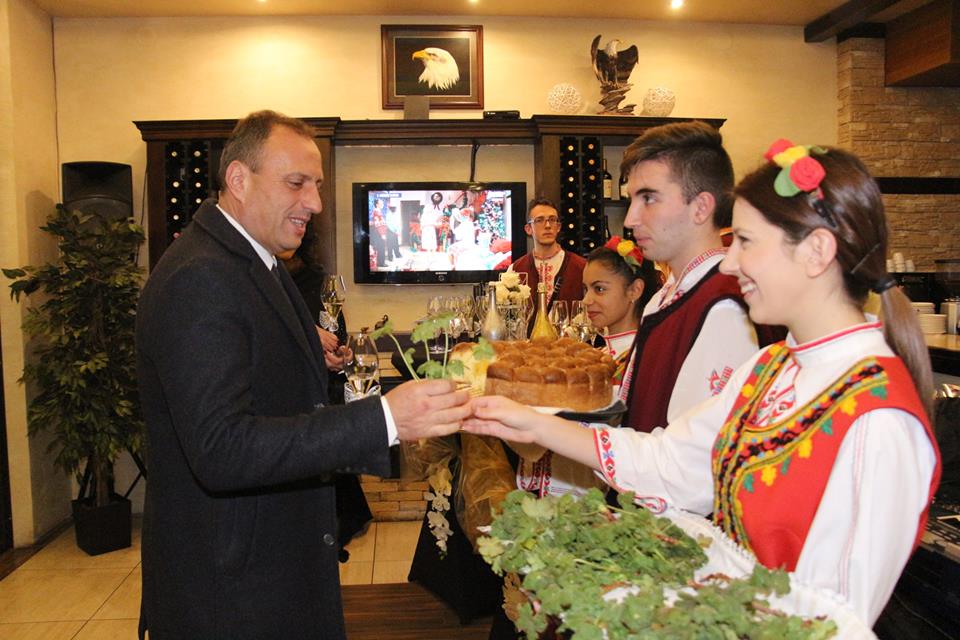 Кметът на Банско и още 20 двойки отпразнуваха своите сребърни и златни сватби