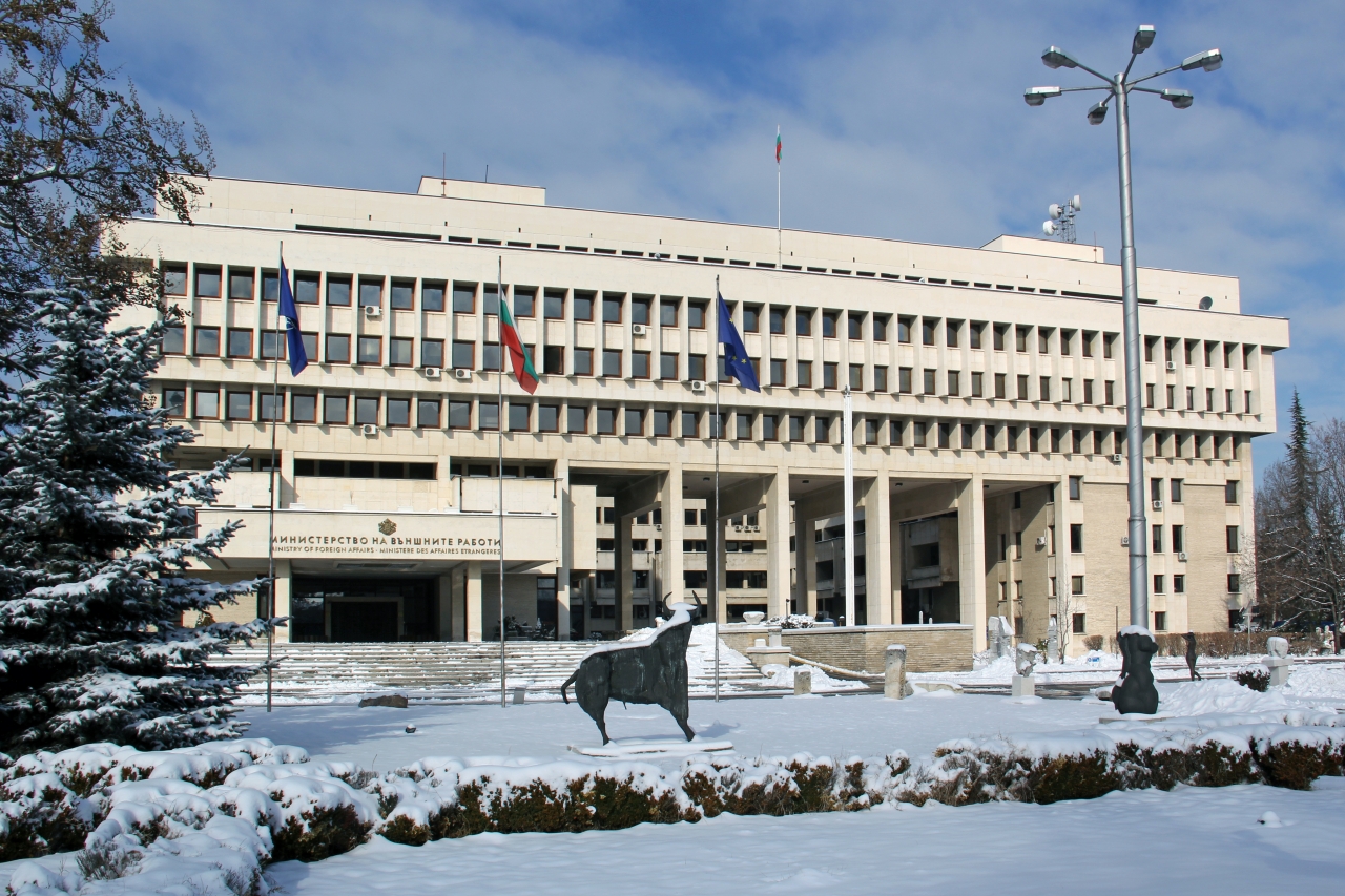 МВнР: Базата на летище "Кандахар" е била подложена на ракетен обстрел, няма пострадали български военни