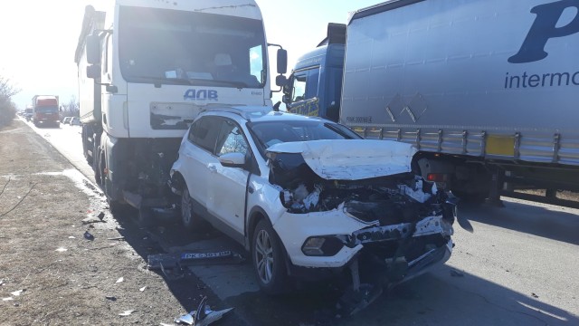 Катастрофа блокира Околовръстното на Пловдив