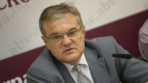 Румен Петков: Несериозно е да се изпраща американски кораб в Черно море