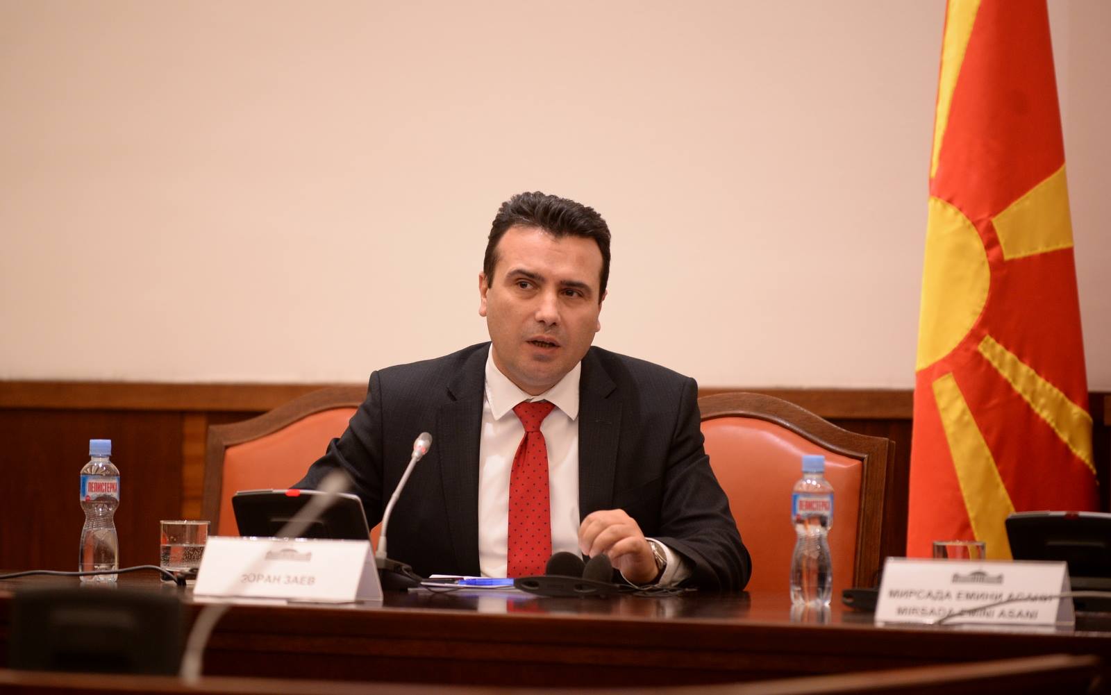 Заев: Българските власти не са търсили съдействие от македонските по разследването за продажба на българско гражданство