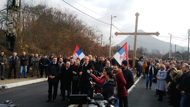 Арести на сърби в Косовска Митровица, Прищина прати спецчасти