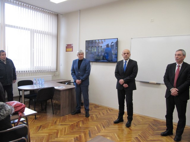 Томислав Дончев предложи да води курс по водене на преговори