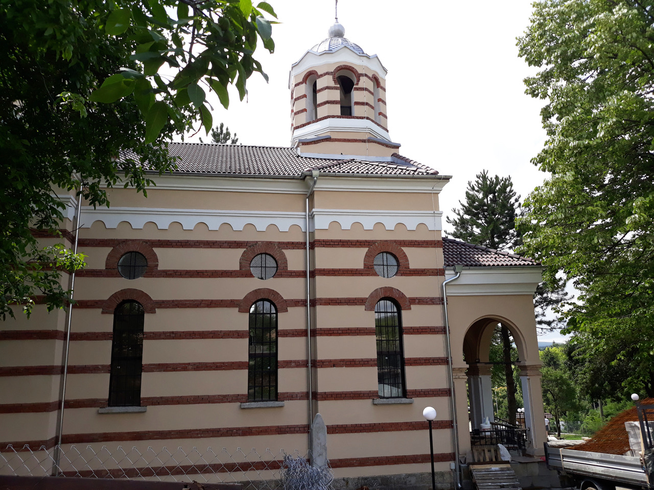 Със света литургия отварят обновения храм в поповското село Ковачевец