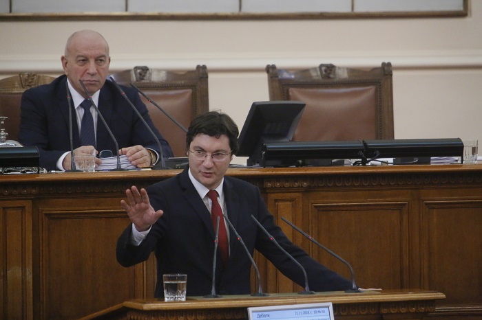 Зарков: Алтернативата е само една - нови избори и хора, които да вдъхнат живот на българските демократични институции