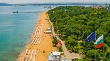 Махат маркировката на крайбрежната велоалея в Бургас