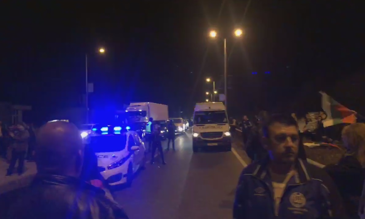 40 полицаи са пазили близо 2000 протестиращи в Търново