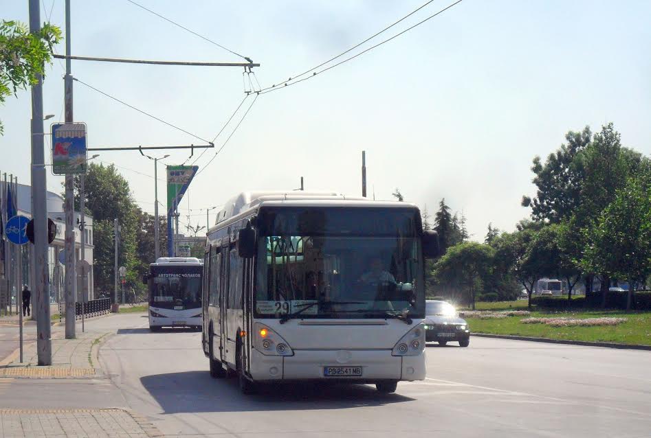 Автобус на градския транспорт блъсна 80-годишна жена в Пловдив