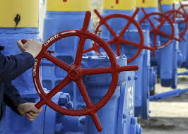 Украински експерт: Без руските нефтопродукти пазарът в Украйна ще се срине