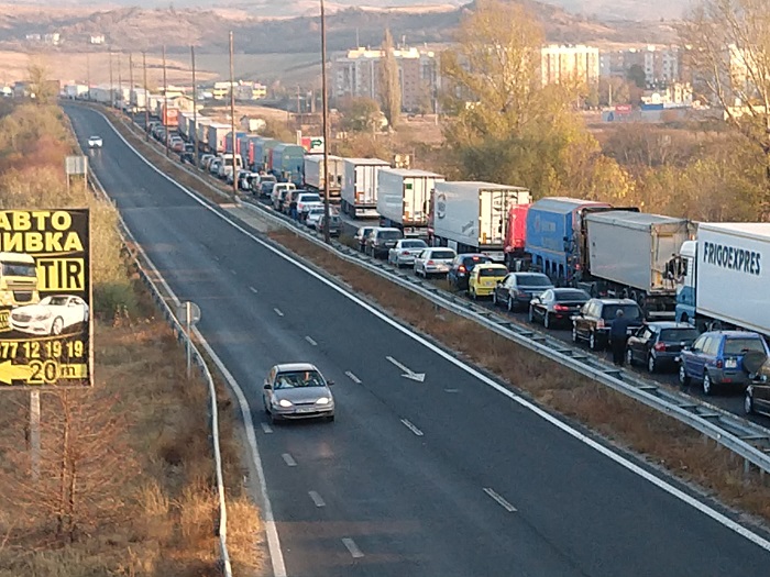 Полицията обяви операция "отпушване" на главен път- Е-79