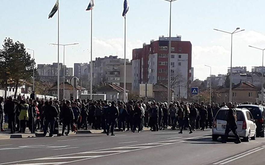 1000 на протест в Шумен, затвориха и "Хемус"