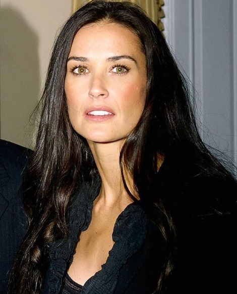 Деми Мур има връзка с 10 години по-млада жена