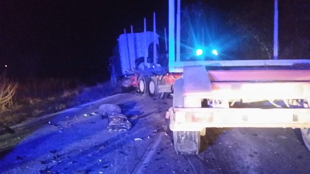 Тежка катастрофа между кола и камион взе две жертви край Пловдив