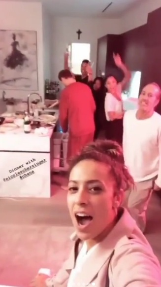 Гришо и Никол заедно на парти