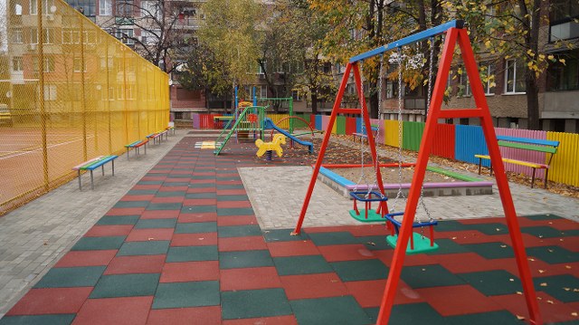 Нова мултифункционална площадка за игри и спорт направиха в Търговище