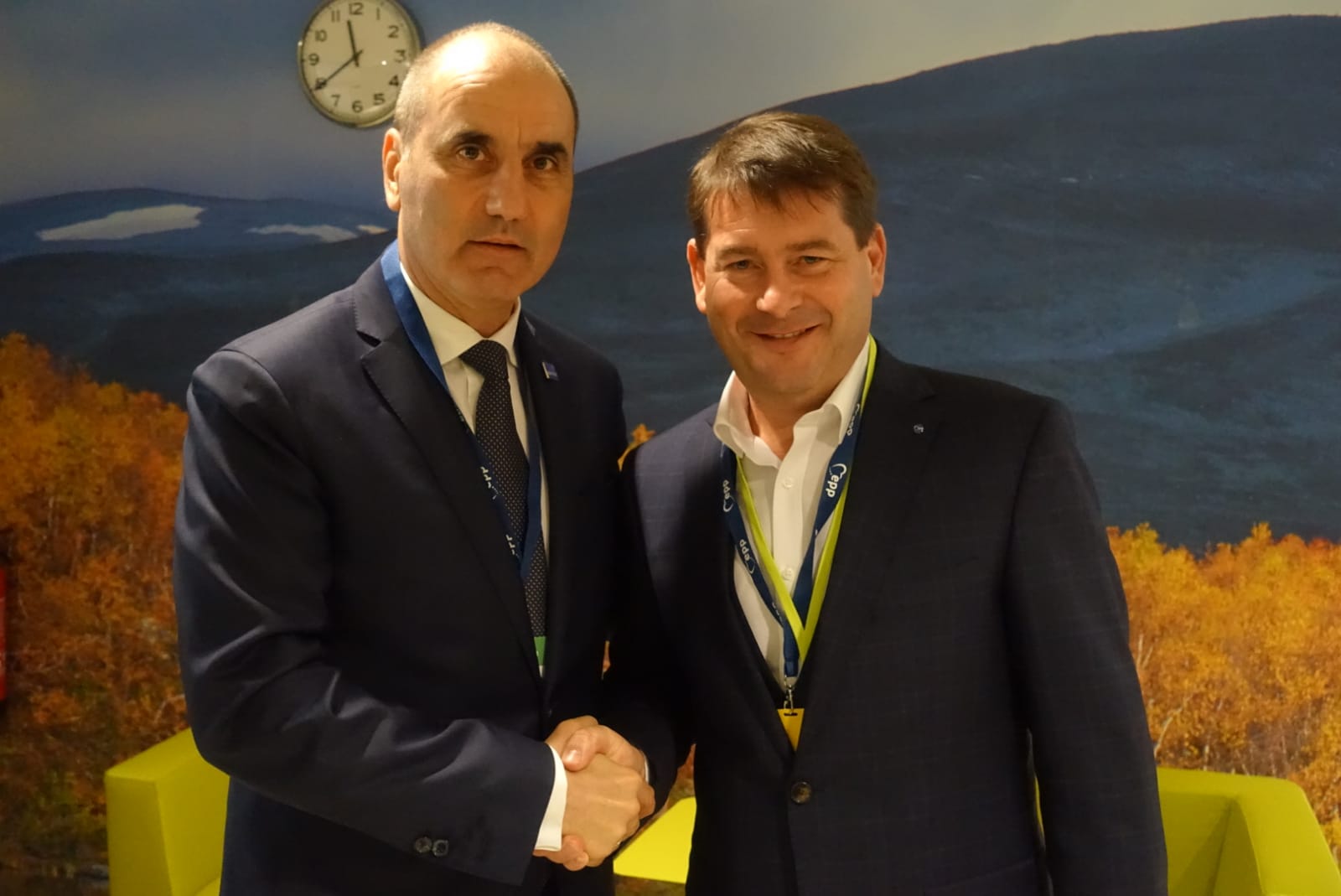 Цветан Цветанов проведе работна среща с директора на кампанията на ЕНП за европейските избори догодина Дара Мърфи