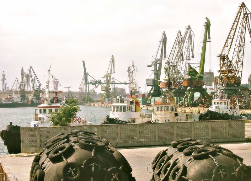 Почина моряк при заваряване в трюма на кораб