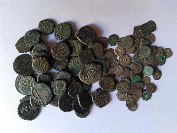 Столични полицаи иззеха 61 старинни монети
