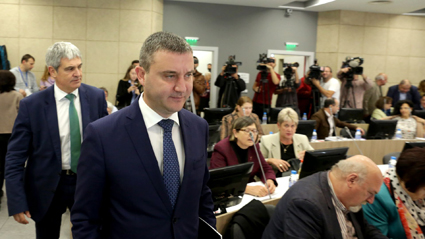 Решават през ноември за коледни добавки (Обзор)