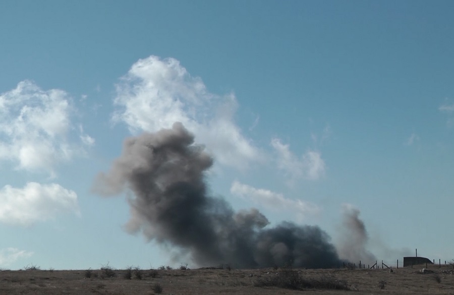 Вижте как военните взривиха авиобомбата, открита в София (ВИДЕО)