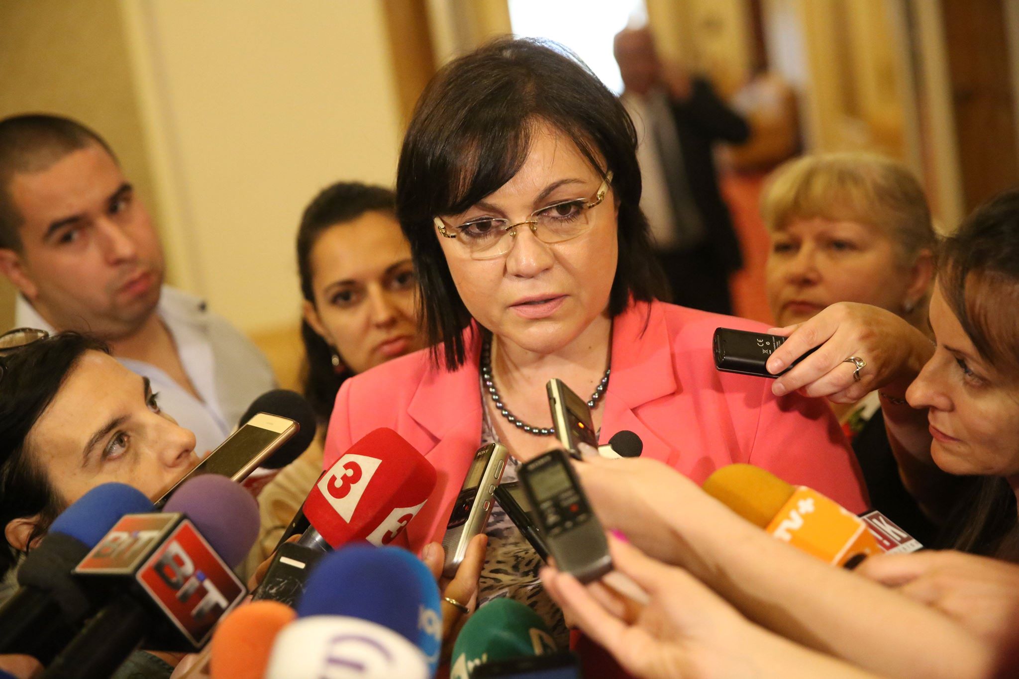 Нинова: Внесохме предложение правителството да може да харчи само 1% от излишъка в бюджета
