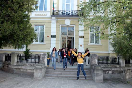 Хуманитарната гимназия в Търново отново се нуждае от дофинансиране