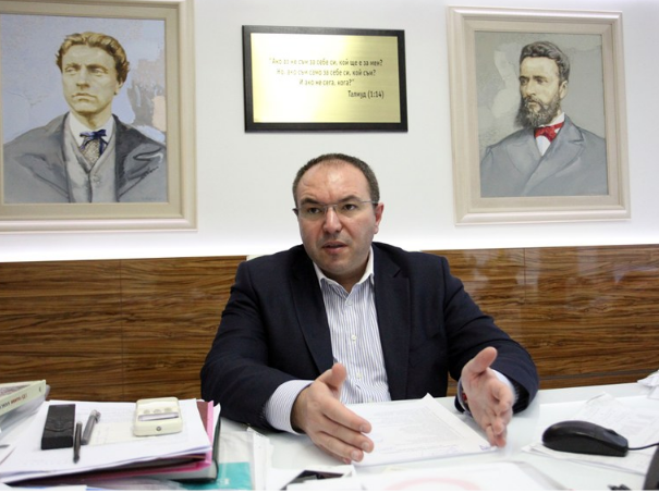Шефът на Александровска болница д-р Костадин Ангелов: Трябва да върнем медицината в болниците