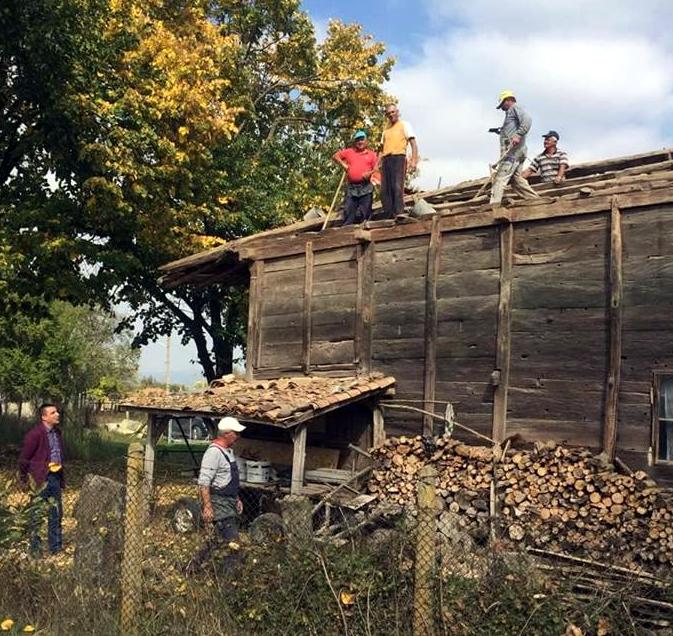 Възраждат вековна джамия с кметски заплати