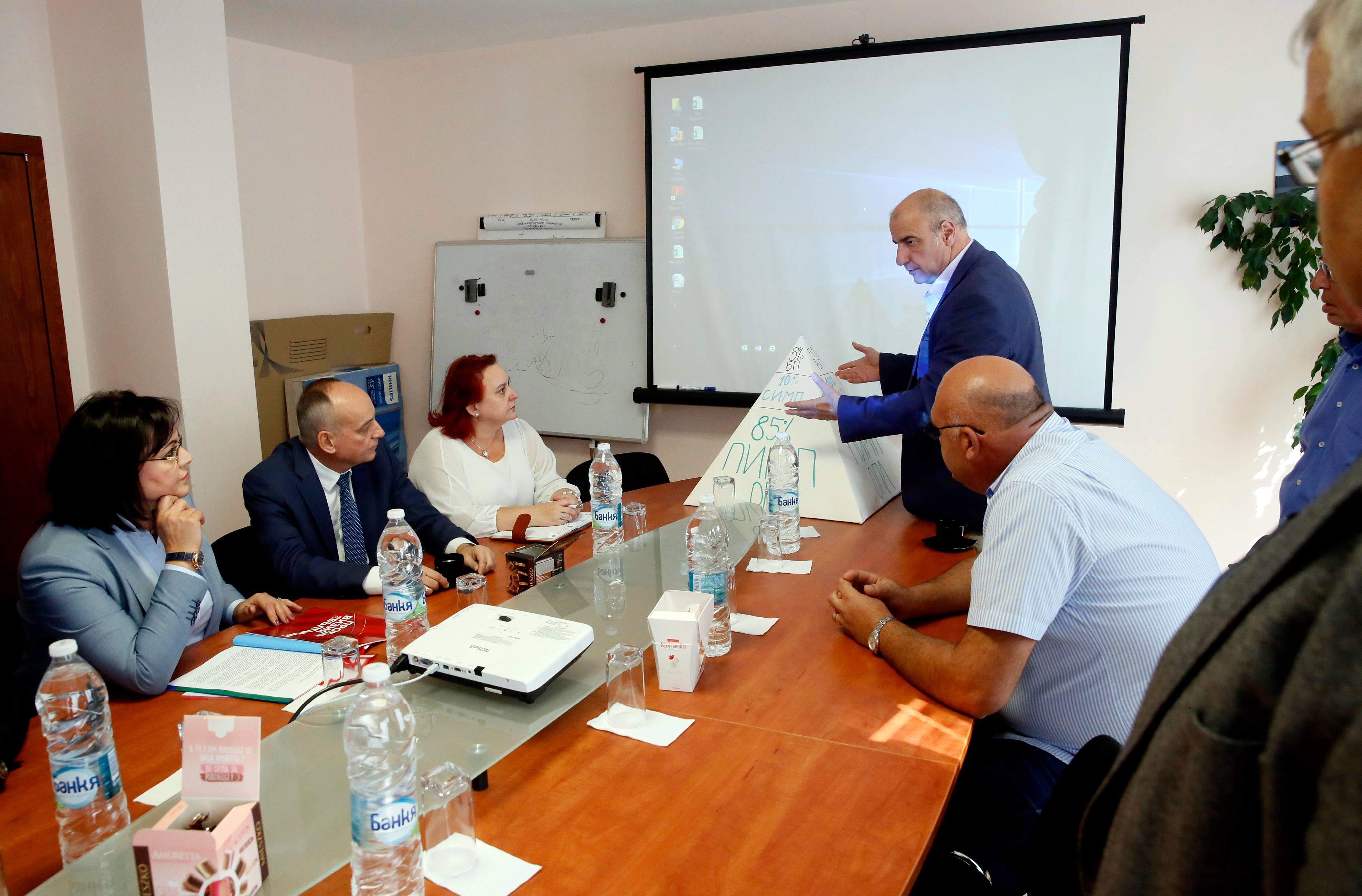 Корнелия Нинова: Промяната в здравния модел не може да се изпълни за един мандат