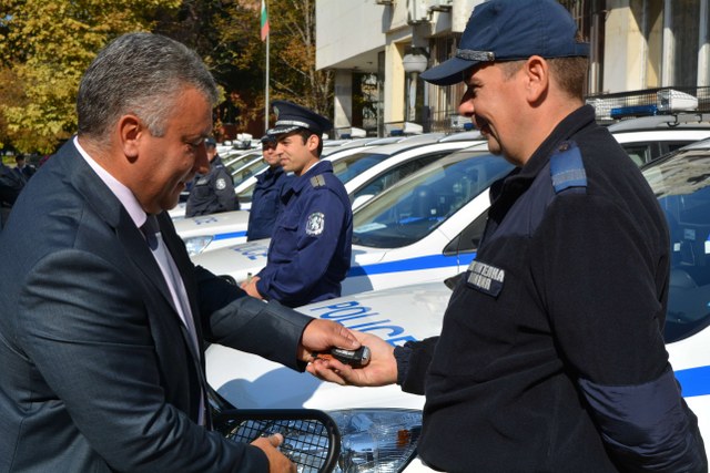 Полицията в Монтана ще гони с мощни джипове мигранти и селски апаши