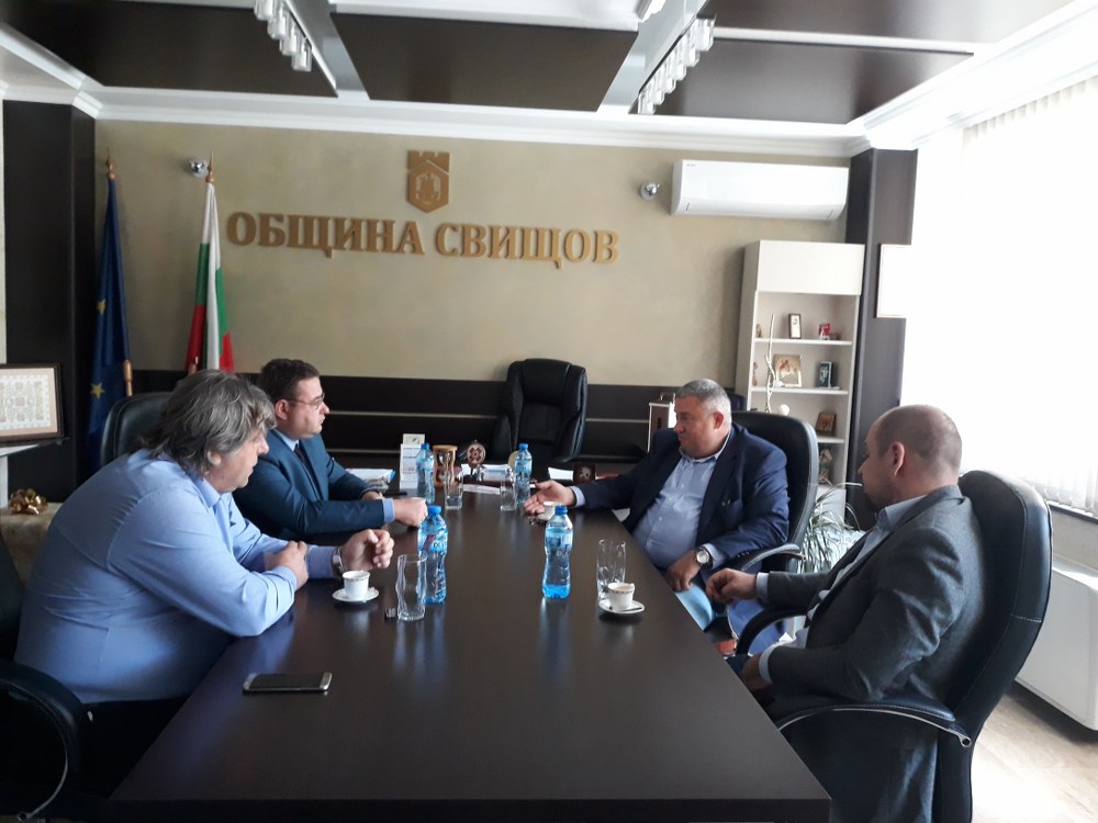 Председателят на Съвета на директорите на НКИЗ Илия Лазаров присъства на "Свищовски лозници"