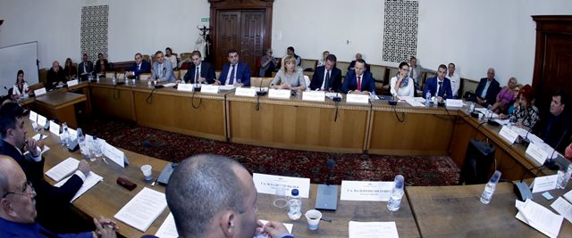 Законът на спорта мина през комисията