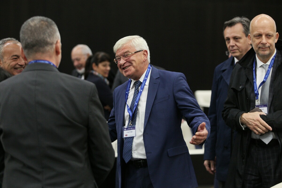 Доплащаме 2 млрд. лв. годишно за здравни услуги