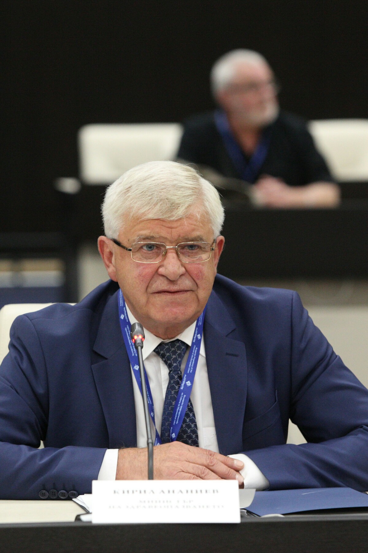 Кирил Ананиев с две предложения за здравноосигурителен модел: НЗОК и застрахователни фондове или пълна демонополизация