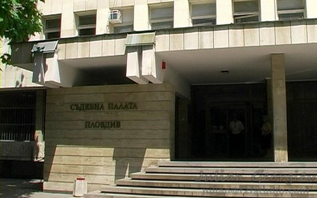 Двама от обирджиите на Роженския манастир остават в ареста