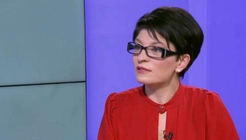 Десислава Атанасова: Президентът опитва да отблъсне от себе си сянката на БСП