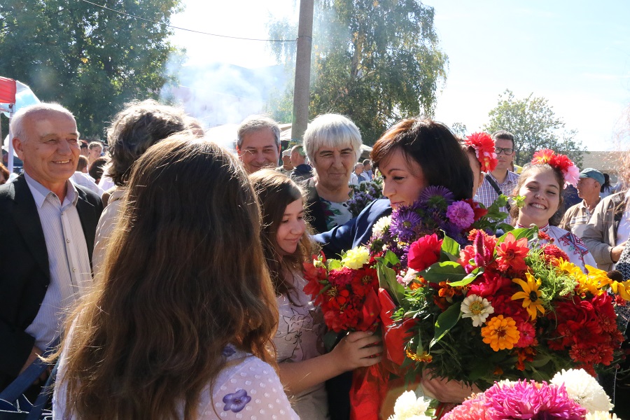 Корнелия Нинова в Аврен: Нека всички се обединим и като българи да защитим своите сънародници тракийци
