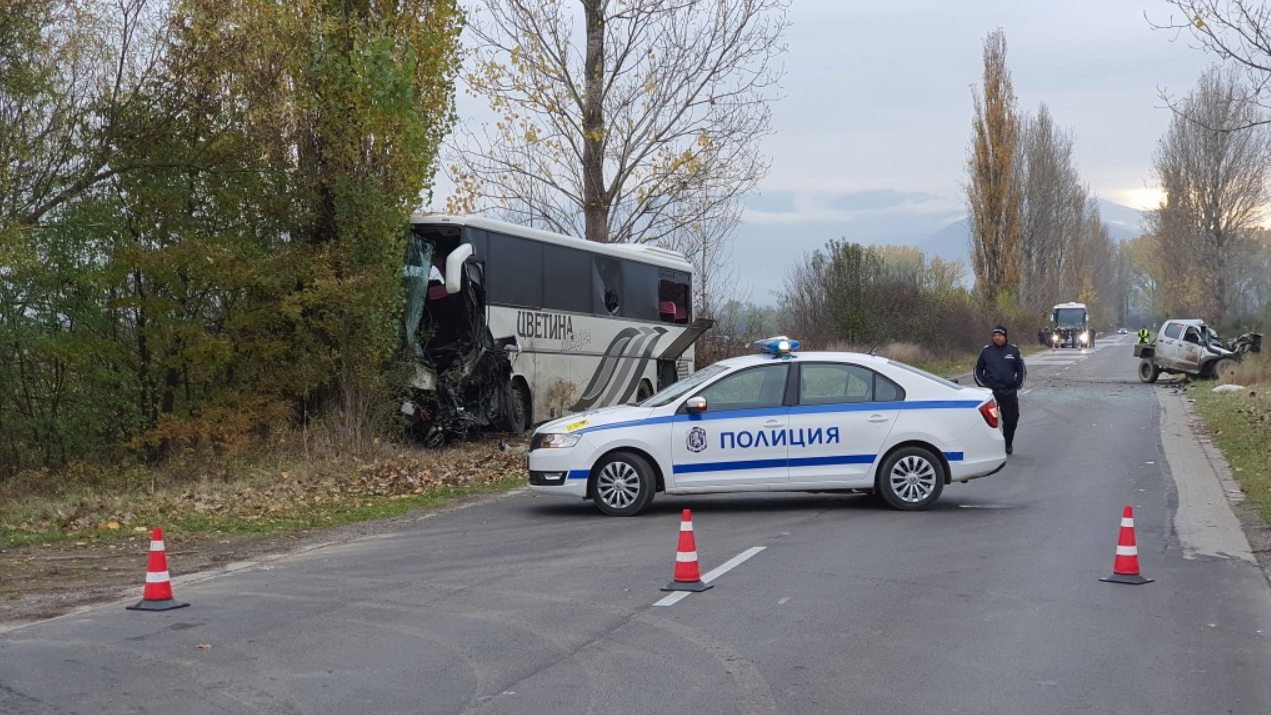 Трета жертва на катастрофата между джип и автобус край Ботевград
