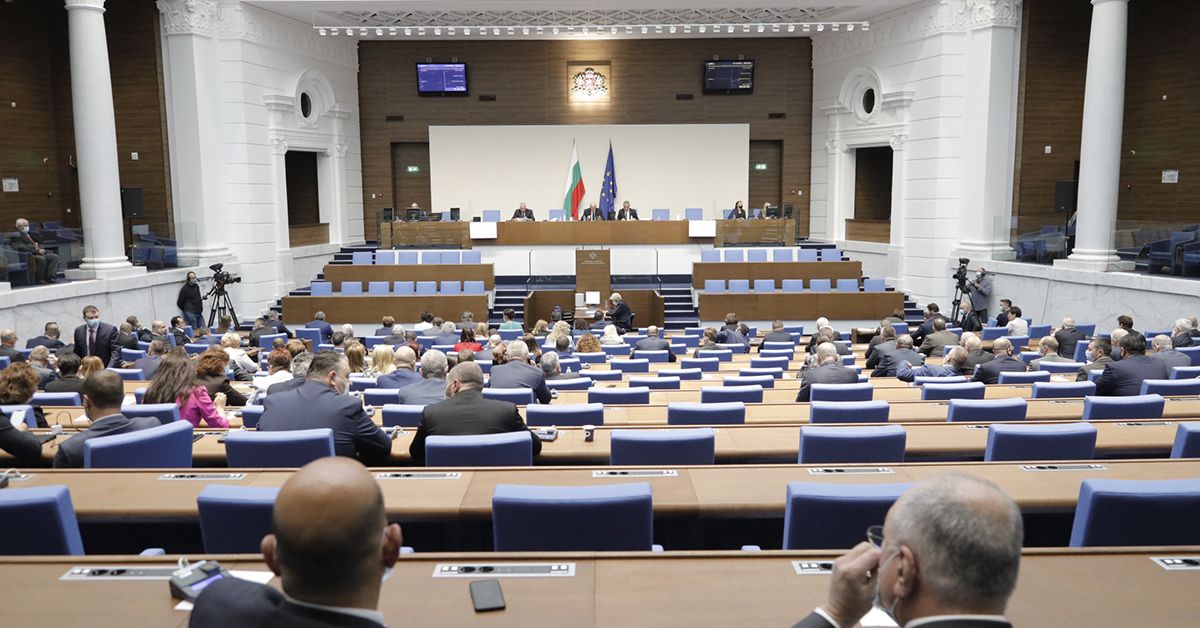 Парламентът прие: Още 7 месеца валидност на шофьорските книжки