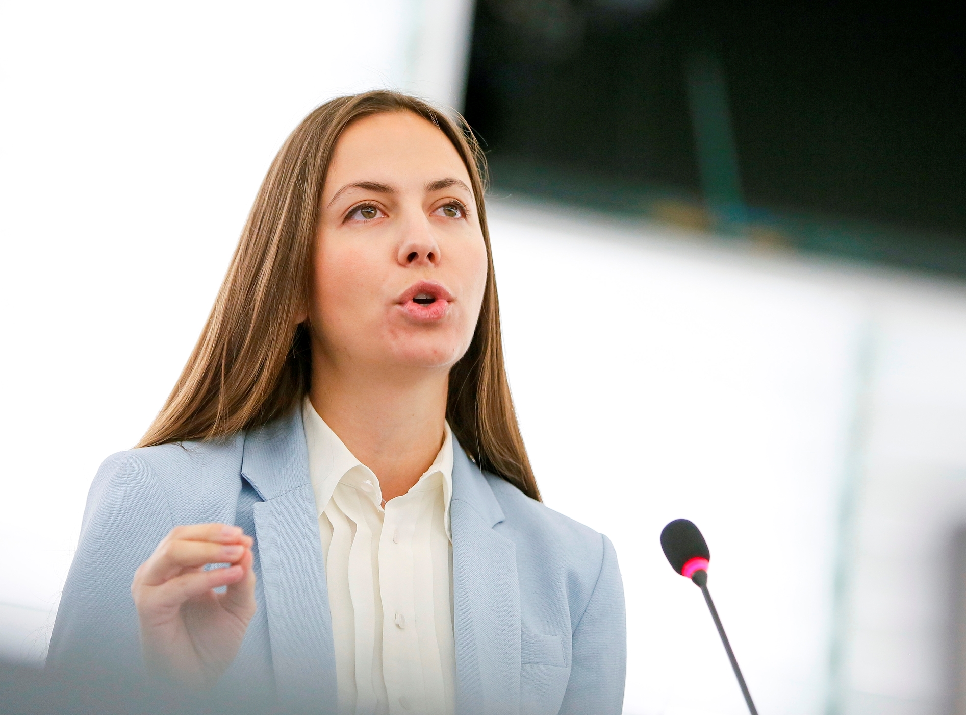 Евродепутатът Ева Майдел:   Aко намалим бюджета на ЕС за наука и иновации, ще е историческа грешка