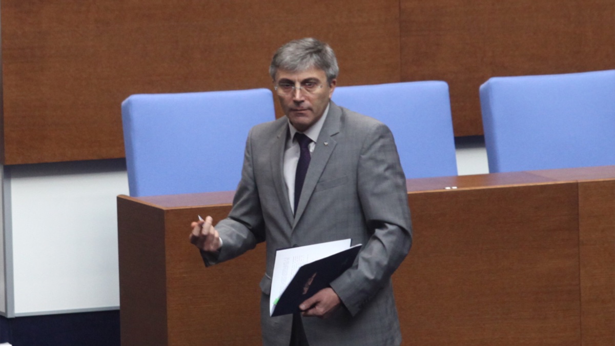 Карадайъ: ГЕРБ създава предпоставка за парламентарна криза след изборите