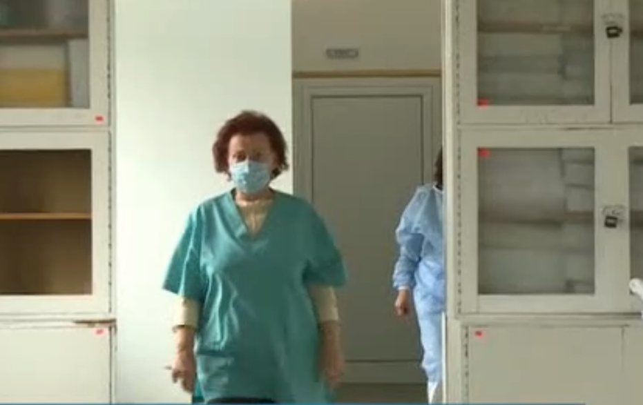81-годишна лекарка е единственият инфекционист в болницата в Дупница