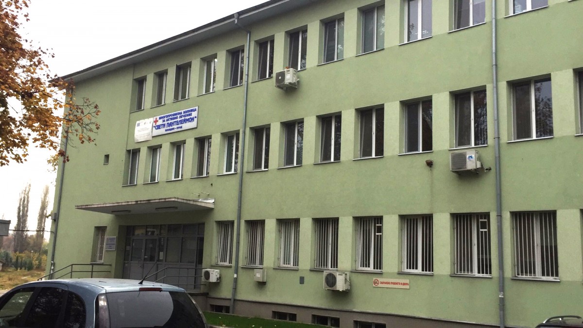Близо половината от COVID-леглата в ямболските болници са запълнени