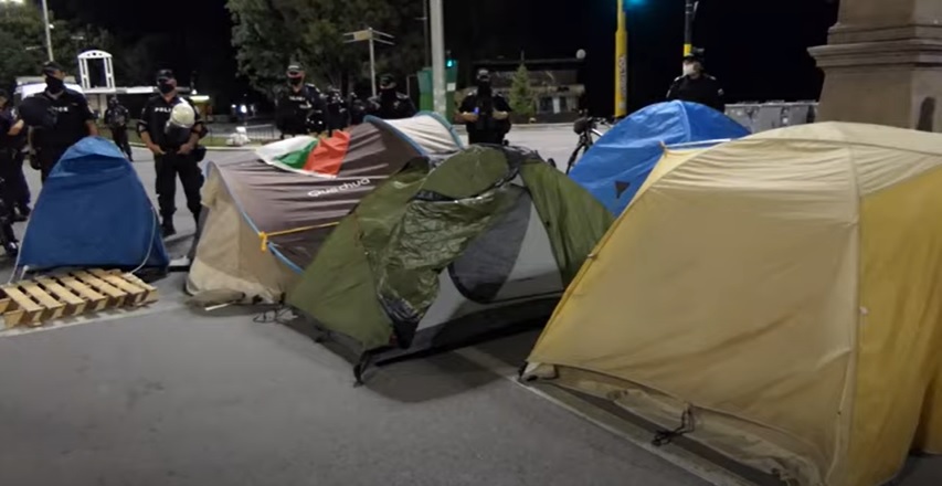 45-и ден протести: Палатковите лагери на възлови кръстовища остават