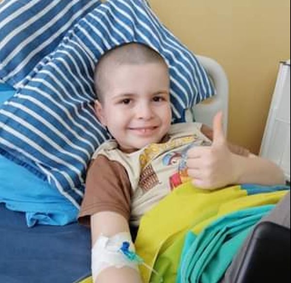 Зов за помощ: 8-годишният Емилиян се нуждае от спешна операция в чужбина