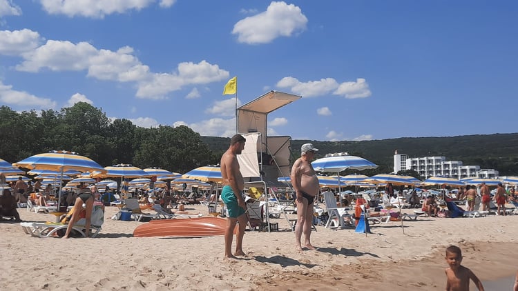 В Албена дават безплатни шезлонги през почивните дни